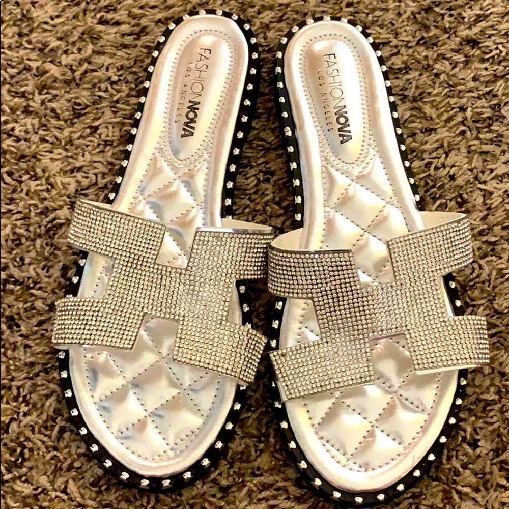 FASHION NOVA SANDALS (NEW)